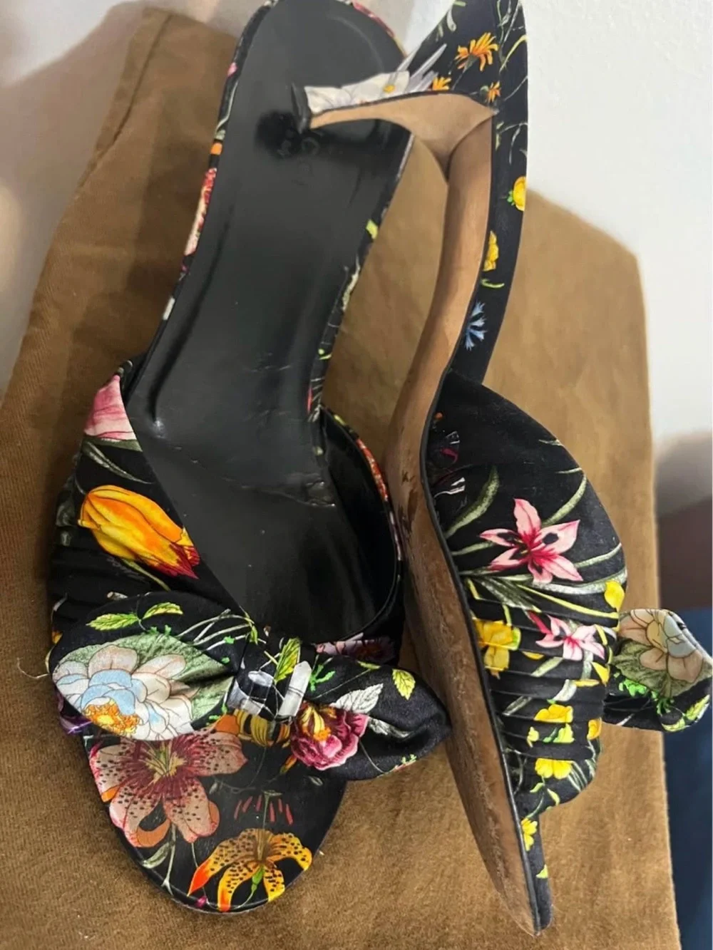 Gucci Black Floral Leather Slide Sandal - Picture 1 of 3
